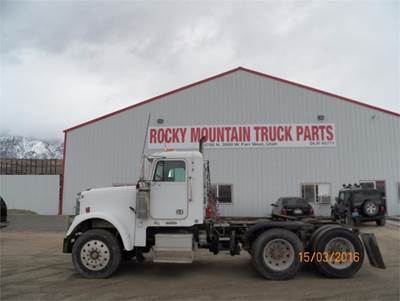 Freightliner FLD Salvage Truck
