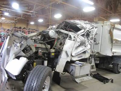 Freightliner FLD Salvage Truck