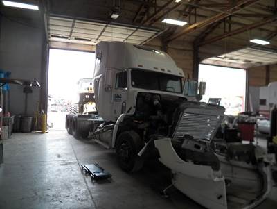 Freightliner FLD112 Salvage Truck