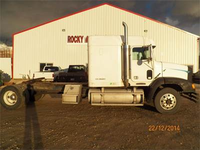 Freightliner FLD112 Salvage Truck