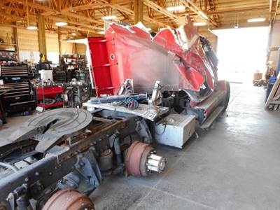 Freightliner FLD120 Salvage Truck