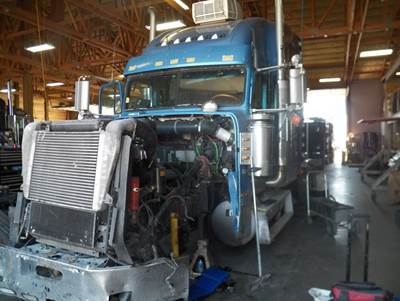 Freightliner FLD120 Salvage Truck
