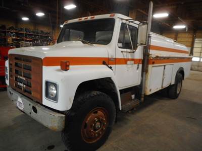 International 1854 Salvage Truck