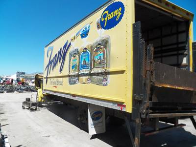 International 4200 Salvage Truck