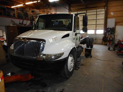 International 4300 Salvage Truck
