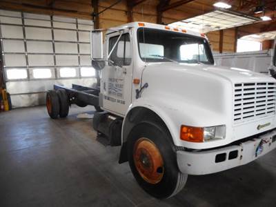 International 4700 Salvage Truck