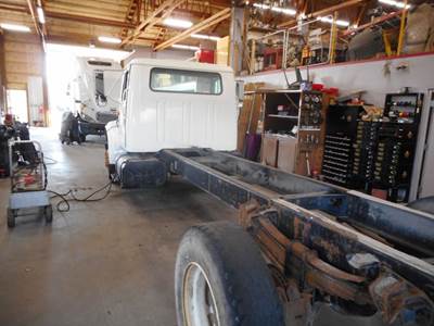 International 4700 Salvage Truck