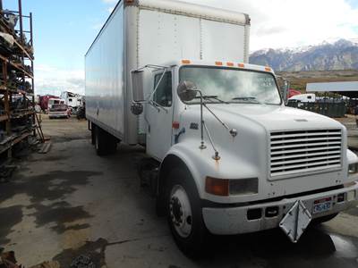 International 4700 Salvage Truck