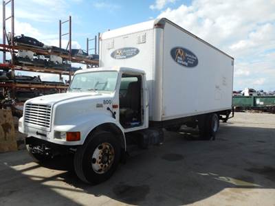 International 4900 Salvage Truck