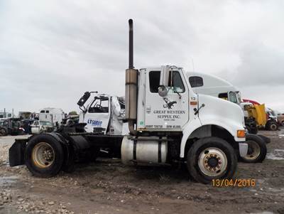 International 8100 Salvage Truck
