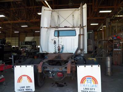 International 8200 Salvage Truck
