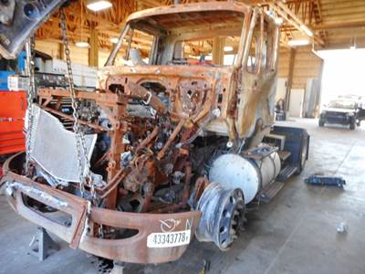 International 8600 Salvage Truck