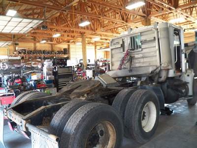 International 9100i Salvage Truck