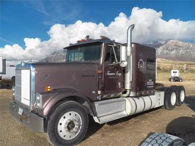 International 9300 Salvage Truck