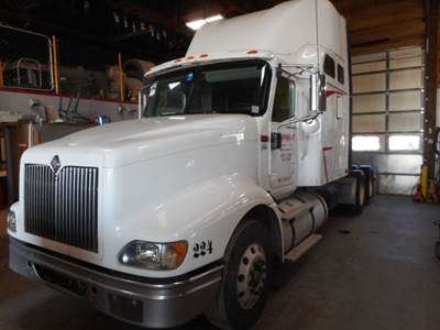 International 9400i Salvage Truck