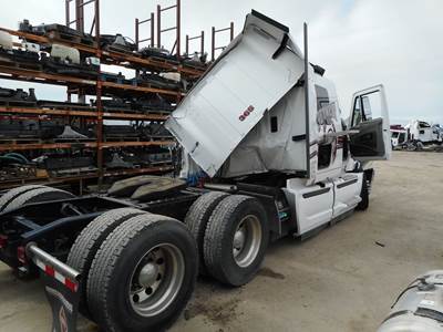 International ProStar Salvage Truck