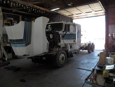 Kenworth T600 Salvage Truck