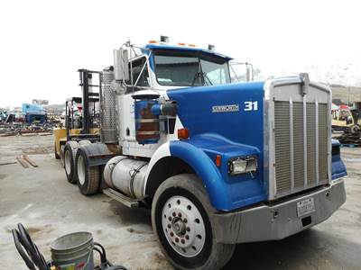 Kenworth W900 Salvage Truck
