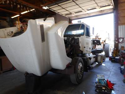 Mack CH613 Salvage Truck