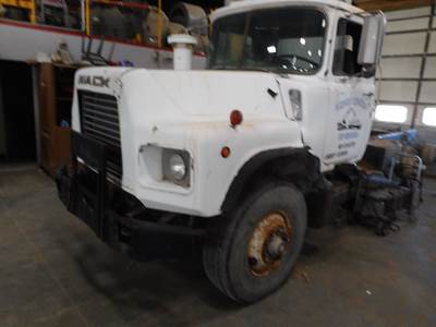 Mack DM688S Salvage Truck