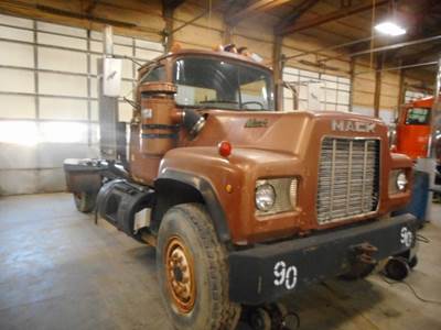 Mack RD688S Salvage Truck