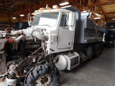 Peterbilt 377 Salvage Truck