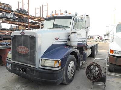 Peterbilt 377 Salvage Truck