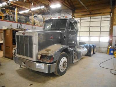 Peterbilt 377 Salvage Truck