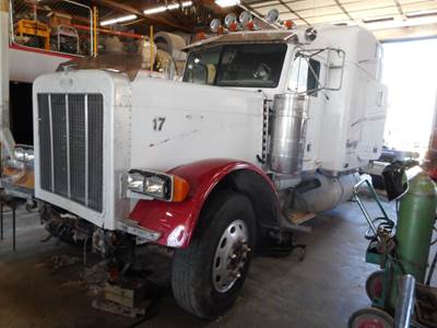 Peterbilt 379 Salvage Truck