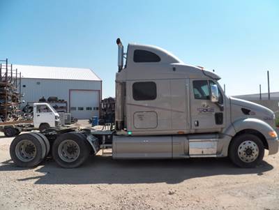 Peterbilt 387 Salvage Truck