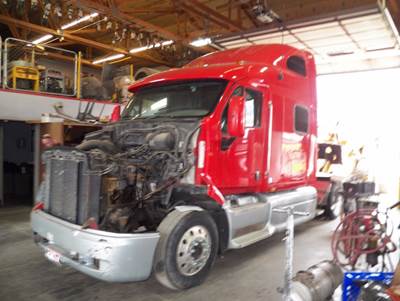 Peterbilt 387 Salvage Truck