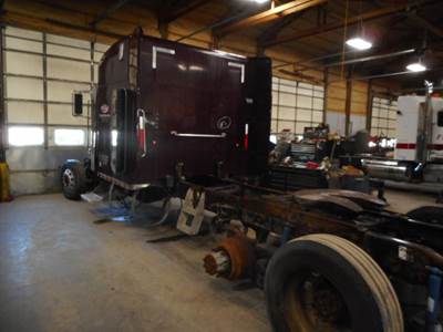 Peterbilt 389 Salvage Truck