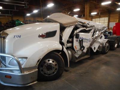 Peterbilt 579 Salvage Truck