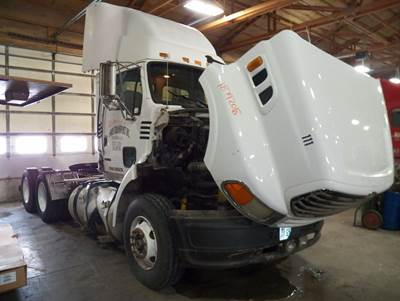 Sterling L9500 Salvage Truck