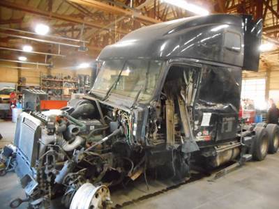 Volvo VN Salvage Truck
