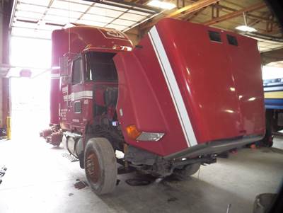 Volvo VN Salvage Truck