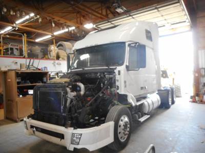 Volvo VNL Salvage Truck