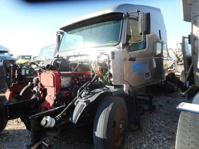 Volvo VNL Salvage Truck