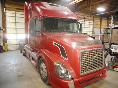 Volvo VNL Salvage Truck