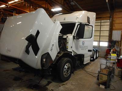 Volvo VNL Salvage Truck