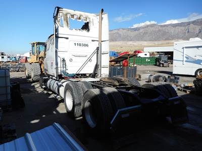 Volvo VNL Salvage Truck