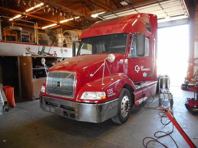 Volvo VNL Salvage Truck