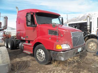 Volvo VNL Salvage Truck