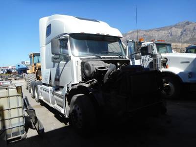 Volvo VNL Salvage Truck