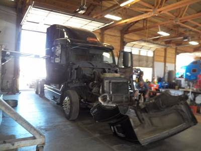 Volvo VNL64T Salvage Truck