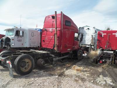 Volvo VNL770 Salvage Truck