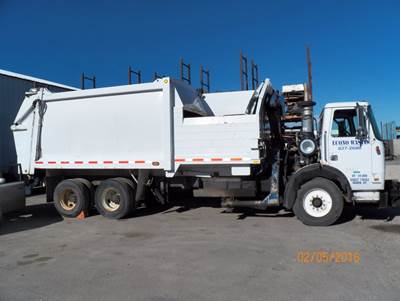 Volvo WX64 Salvage Truck