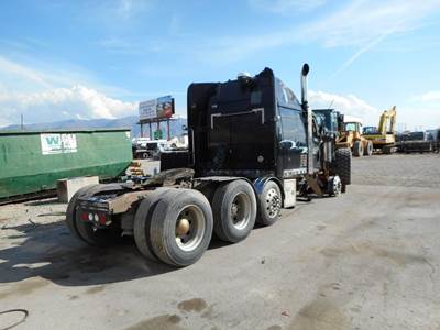 Western Star 4964FX Salvage Truck