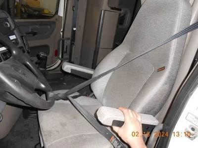 Freightliner Cascadia Left Seat