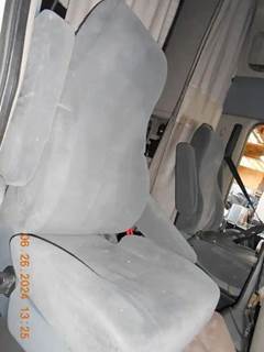 Freightliner Cascadia Right Seat